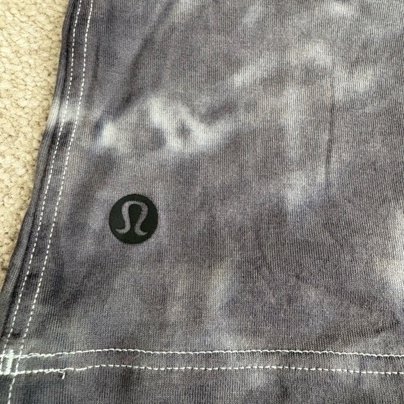 Lululemon All Yours Tank *Tie Dye
Marmoleado Tie Dye Graphite Grey size 2 NWOT - Picture 5 of 5